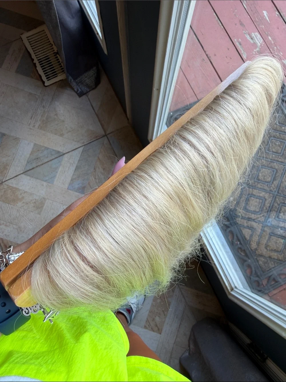 Blonde Clip-In Hair Extensions – Natural Light Blonde